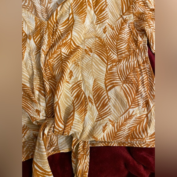 Top - Picture 3 of 6